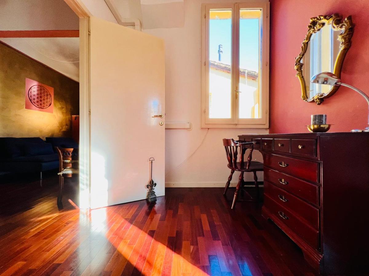 House Of Chariot - In The Heart Of Bologna Apartment ภายนอก รูปภาพ