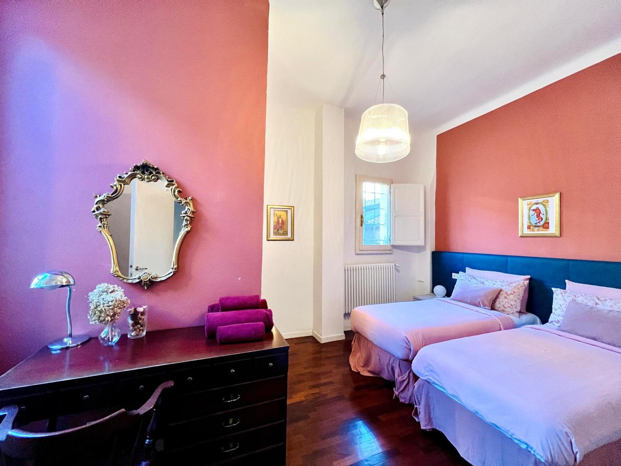 House Of Chariot - In The Heart Of Bologna Apartment ภายนอก รูปภาพ