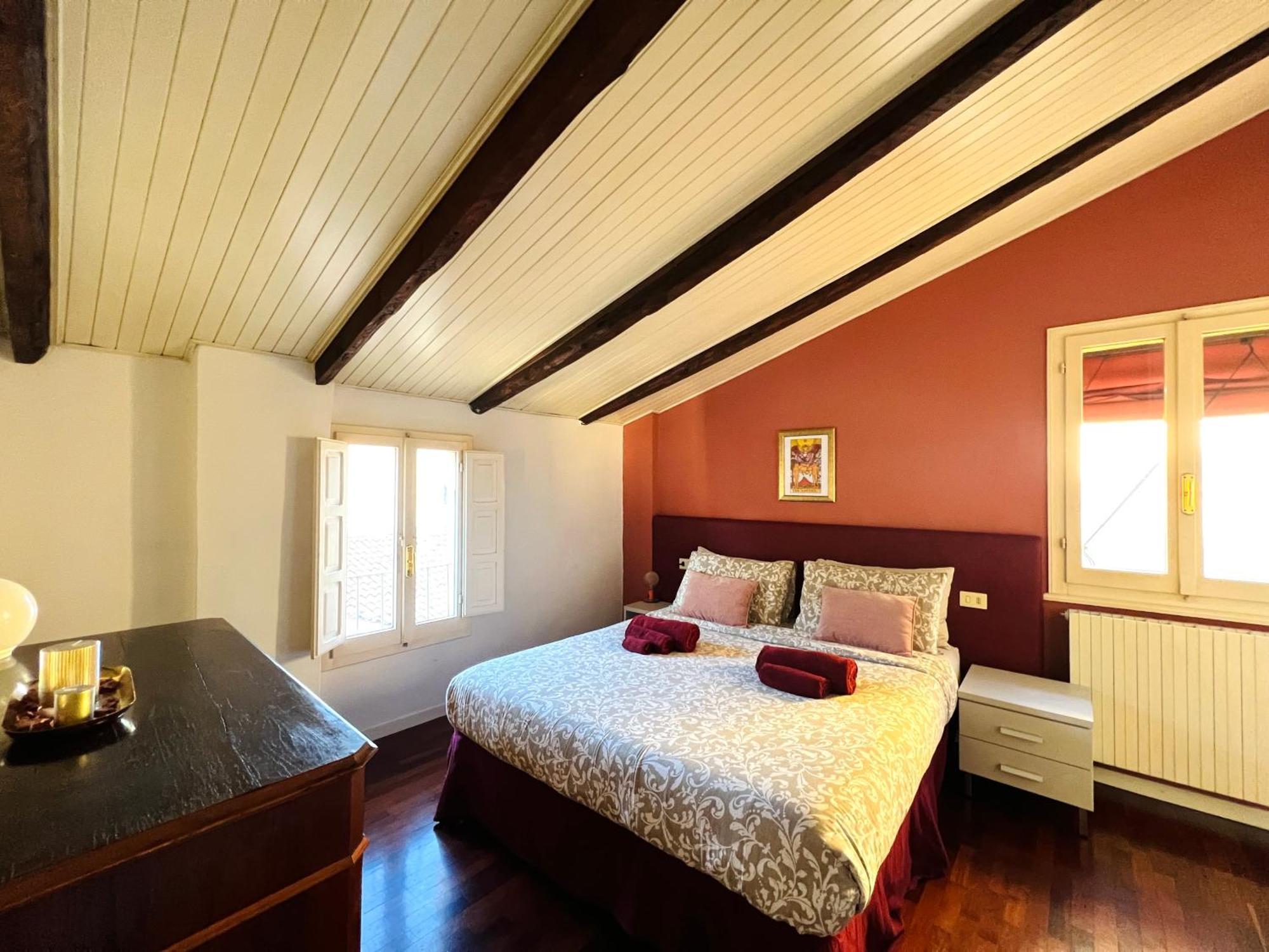 House Of Chariot - In The Heart Of Bologna Apartment ภายนอก รูปภาพ